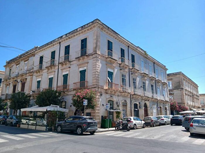 Appartamento bilocale in affitto in Via Raffaele Lanza, Ortigia, Siracusa