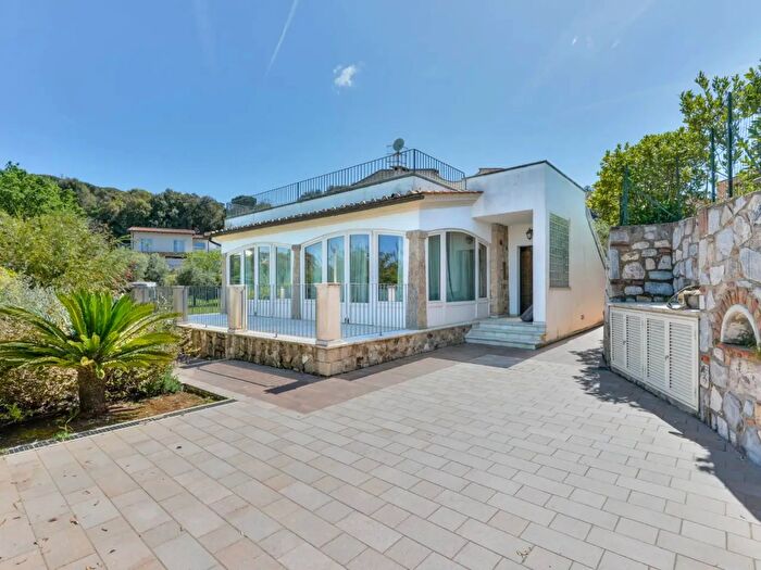 Casa quadrilocale in vendita in Località Donnuccia, Capoliveri