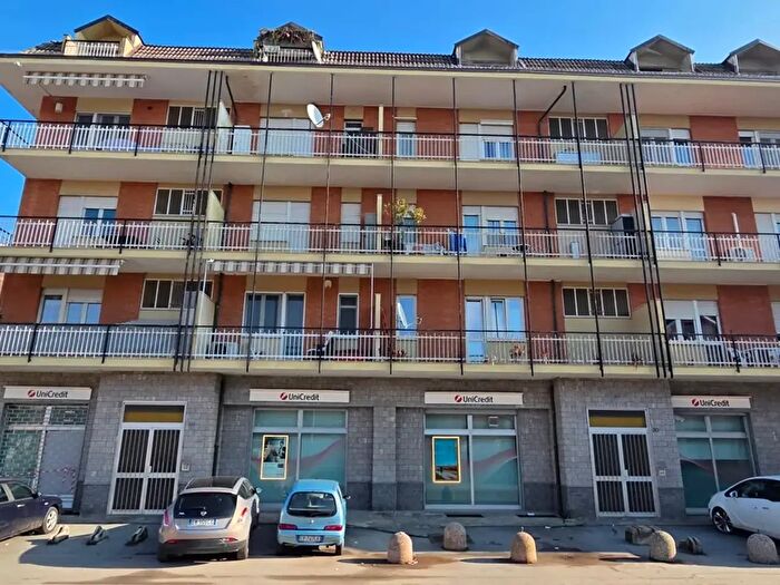 Appartamento quadrilocale in vendita in Via Aprile, Piscina