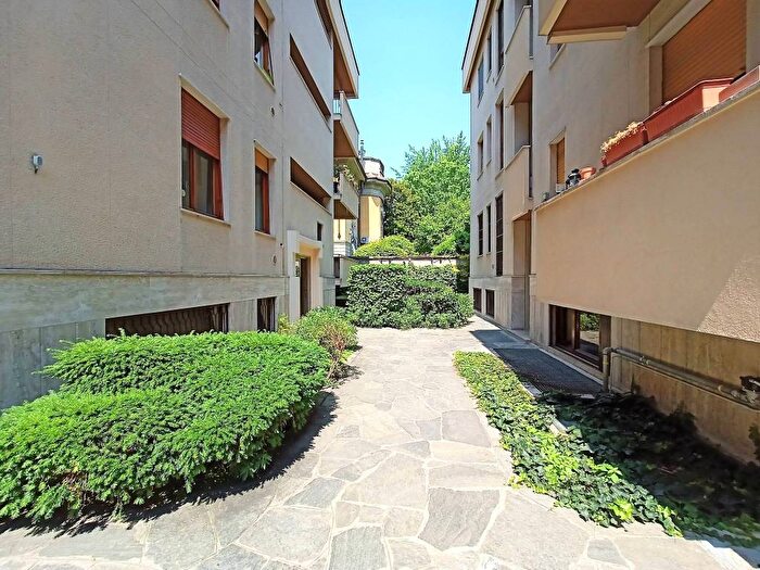 Appartamento trilocale in affitto in Via Monferrato, Washington, Milano