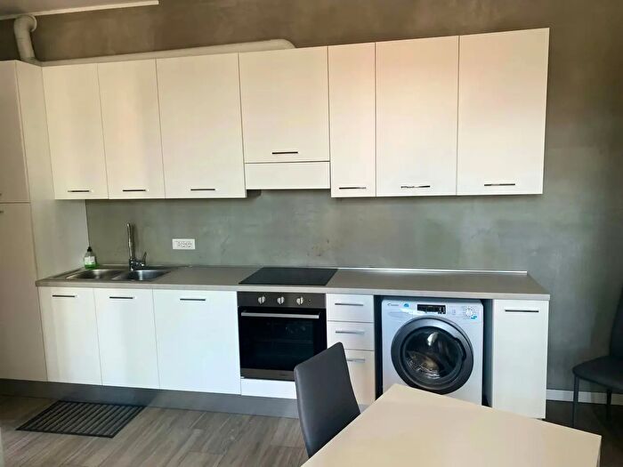 Appartamento monolocale in affitto in Via San Basilio, Milano