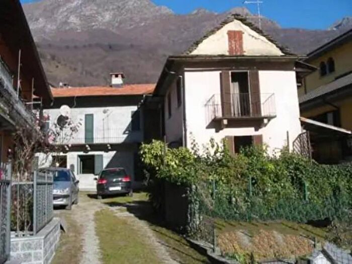 Casa con 6 locali in vendita in Via Milano, Premosello Chiovenda