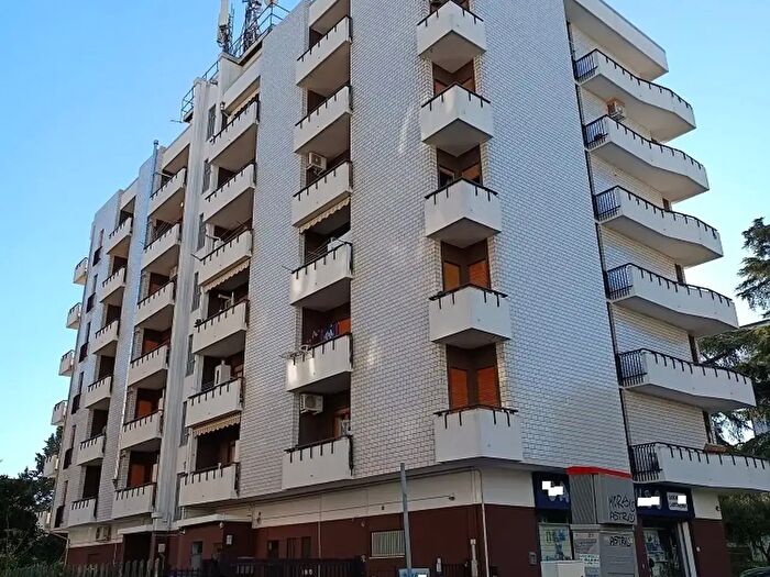 Appartamento con 6 locali in vendita in Via Valle del Neto a, Rende
