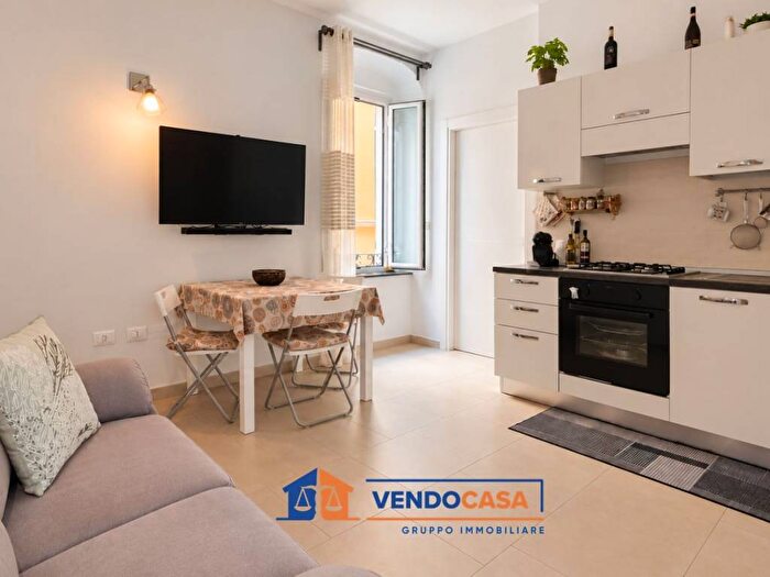 Appartamento trilocale in vendita in Via Giuseppe Mazzini, Porto Maurizio, Imperia