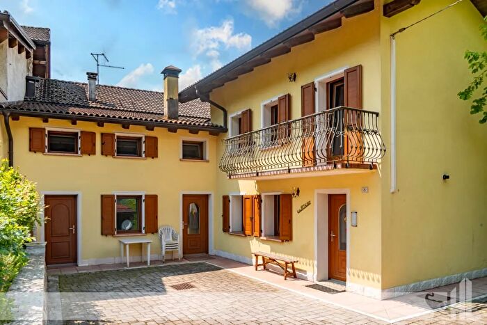 Casa quadrilocale in vendita in Arsie