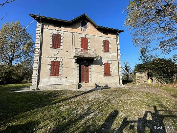 Casa con 7 locali in vendita in Strada Bagnacana, Traversetolo