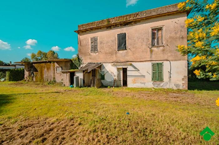 Casa con 7 locali in vendita in Strada del Bosco, Latina