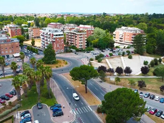 Appartamento con 5 locali in vendita in Via Arrigo Cajumi, Roma