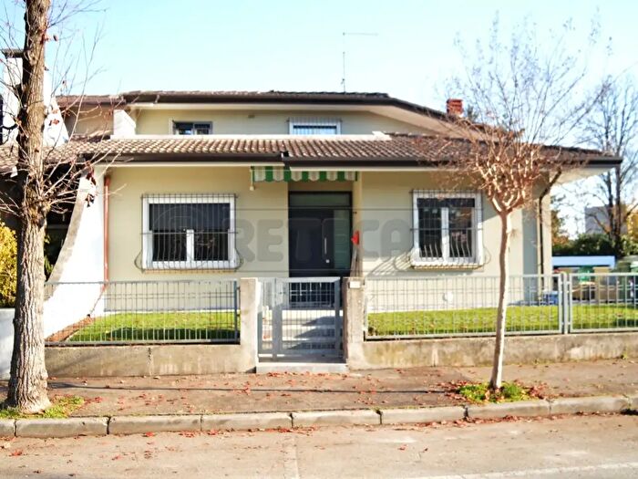 Casa con 7 locali in affitto in Altavilla Vicentina
