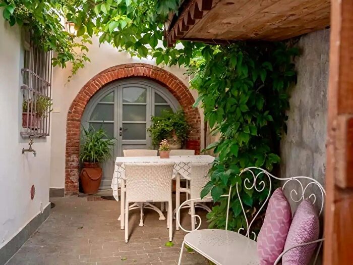 Appartamento monolocale in affitto in Via Francesco Ferrucci, Lastra A Signa