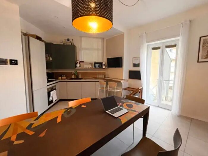 Appartamento con 5 locali in vendita in Piazzale Genova, Piacenza