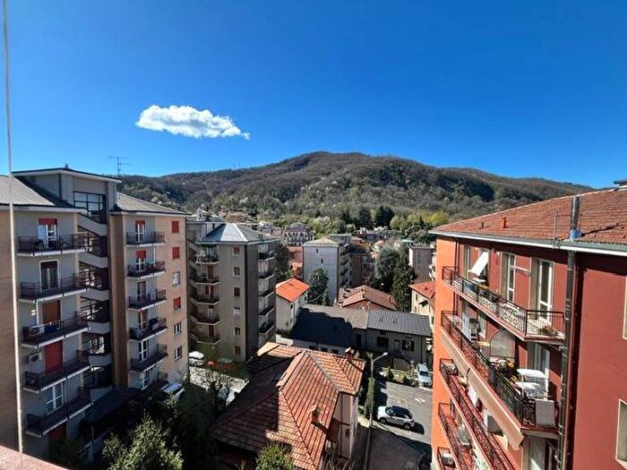 Appartamento trilocale in affitto in Via Giovanni Battista Barberini, Monte Olimpino, Como