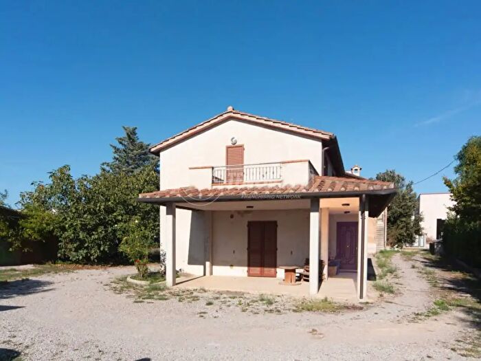 Casa quadrilocale in vendita in Via Sandro Penna, Perugia