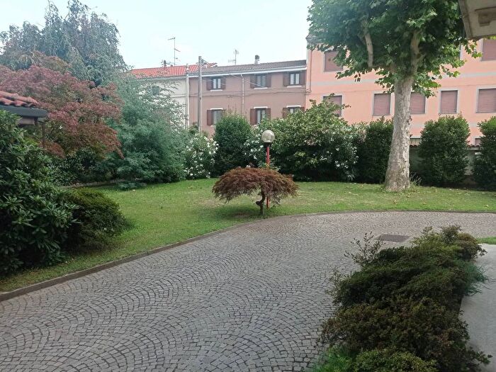 Appartamento bilocale in affitto in Via della Libertà, Centro, Bellinzago Novarese
