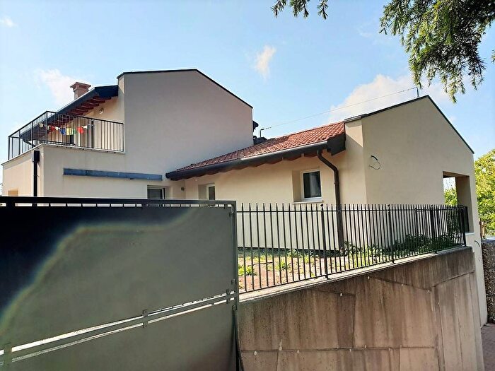 Casa con 6 locali in affitto in Paoloni, Arcugnano