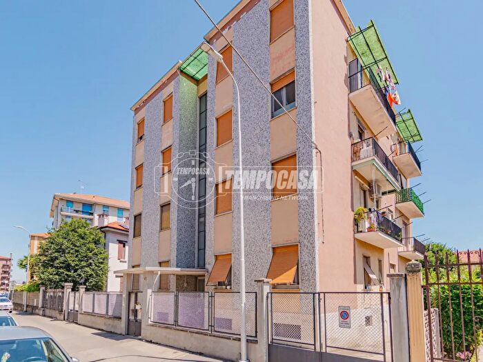 Appartamento trilocale in vendita in Via Bernardino Ferrari, Vigevano