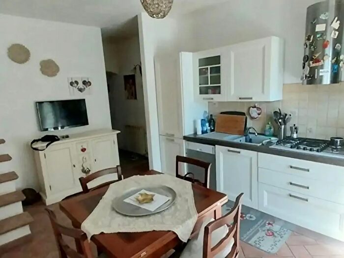 Casa quadrilocale in vendita in Calci