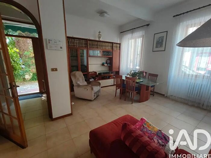 Casa con 8 locali in vendita in Via Via dei Piceni, Grottammare
