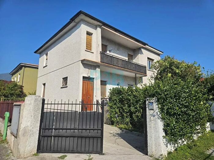 Appartamento con 5 locali in vendita in Villaggio Prealpino Via Diciannovesima, Brescia