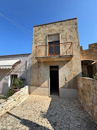 Appartamento trilocale in vendita in Via Baglio Scaduto Custonaci, Custonaci