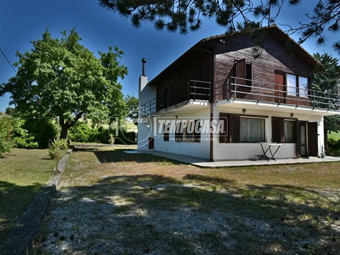 Casa con 5 locali in vendita in Contrada Rosciano, Tolentino