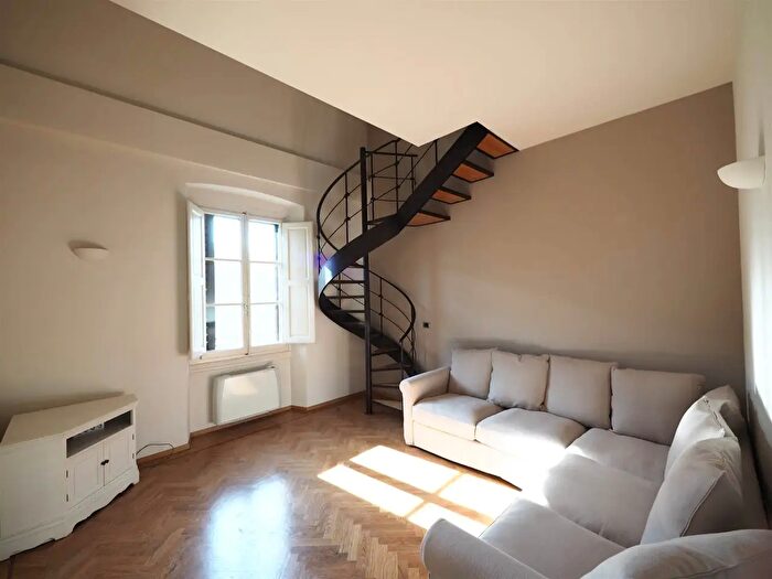 Appartamento trilocale in affitto in Piazza Ferrucci, Firenze