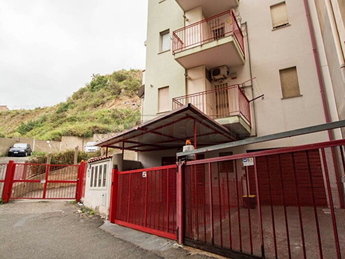 Appartamento bilocale in affitto in Via Comunale Santo, Gazzi, Messina