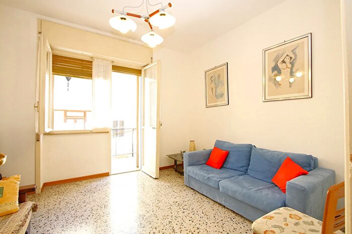 Casa con 5 locali in vendita in Via Montecassino, Parabita