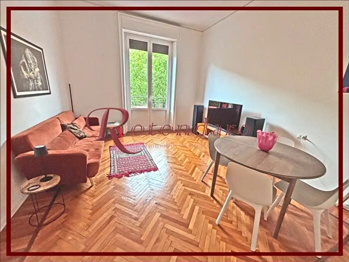 Appartamento trilocale in affitto in Via Teodosio, Milano