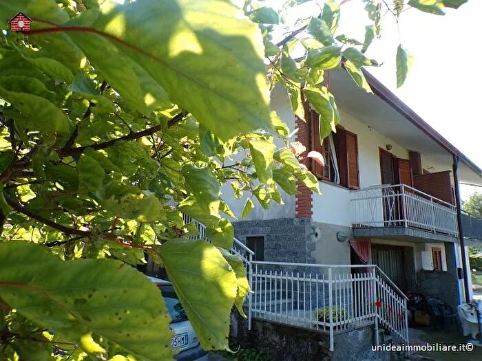 Casa in vendita in Monvalle Varese Lombardia Italia, Monvalle