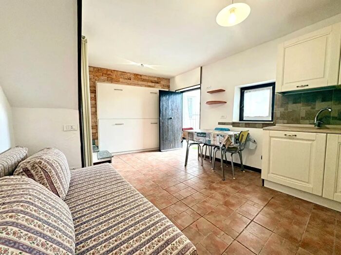 Casa trilocale in vendita in Via Nostra Signora DL Monte, Savona