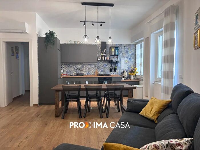 Appartamento trilocale in vendita in Via Gelso, Salerno