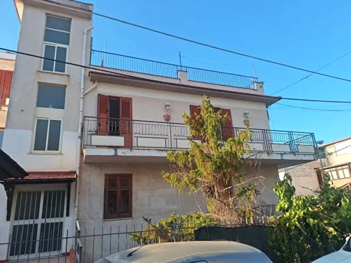 Appartamento quadrilocale in affitto in Via Perseo, Palermo