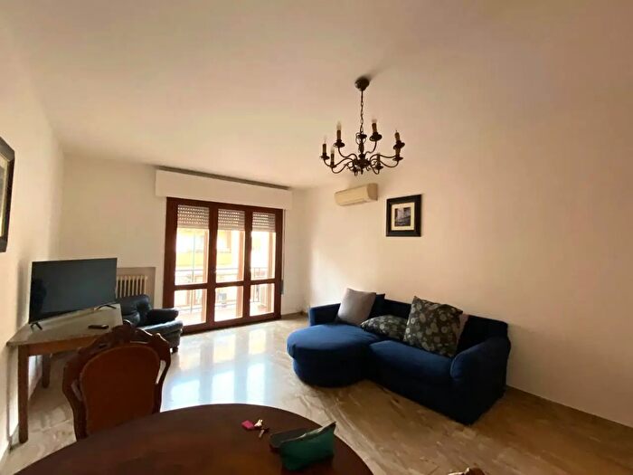 Appartamento con 5 locali in affitto in Venezia