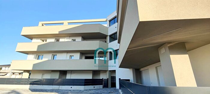 Appartamento con 6 locali in vendita in Via Marco Polo Camponogara, Camponogara