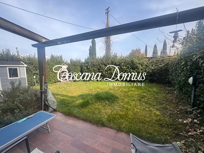 Appartamento trilocale in vendita in Uopini, Monteriggioni