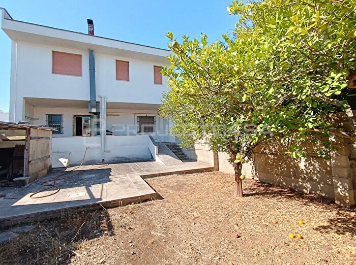 Casa con 12 locali in vendita in Via Coraffia, Castrignano De Greci