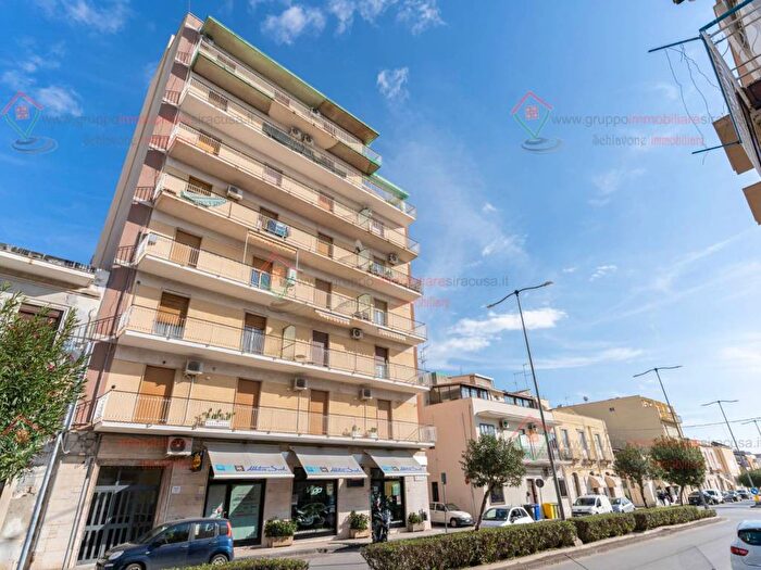 Appartamento con 5 locali in affitto in via luigi cadorna, Gelone Cadorna, Siracusa
