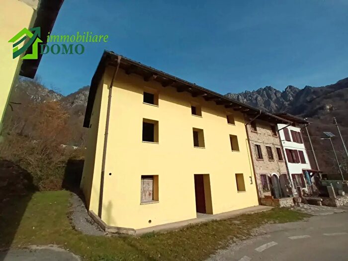 Casa con 7 locali in vendita in SAntonio del Pasubio, Valli Del Pasubio
