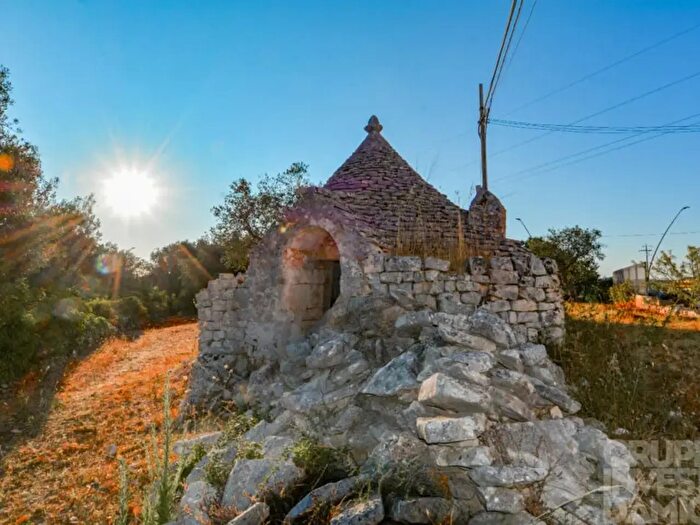 Casa in vendita in Via delle Ginestre Brindisi Cisternino, Cisternino