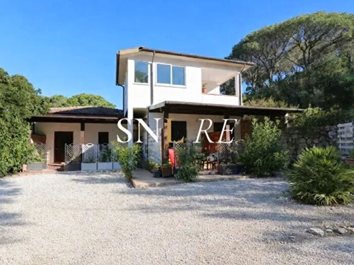 Casa con 6 locali in vendita in Via dellAcquedotto, Campo NellElba