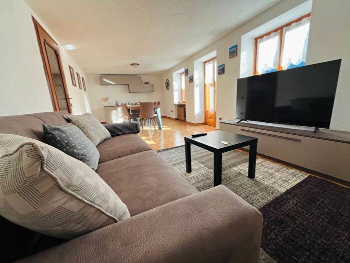 Appartamento trilocale in affitto in Località Chez Beneyton, Centro, La Salle