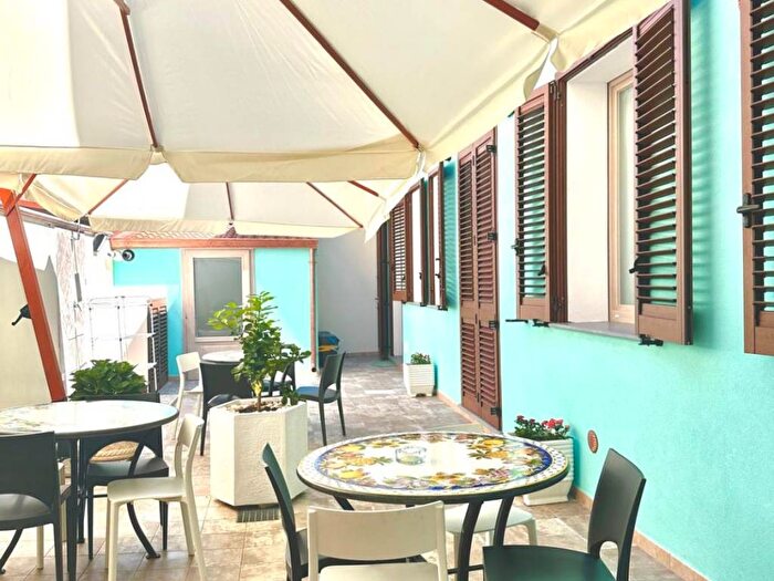 Appartamento con 6 locali in affitto in Via Giosuè Carducci, Centro, Bosa