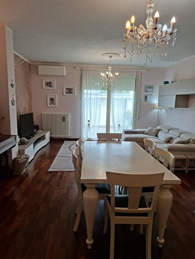 Appartamento con 5 locali in vendita in Ravenna