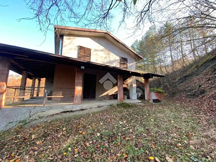 Casa con 5 locali in vendita in Località Filippi, Solignano