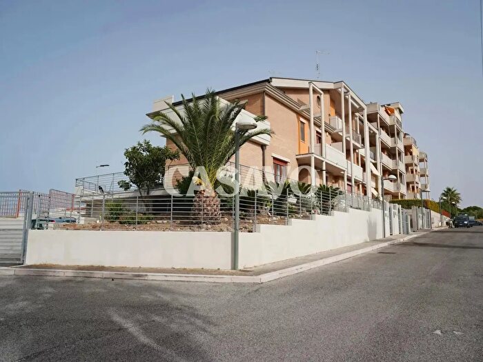Casa con 7 locali in vendita in Via delle Begonie, Termoli