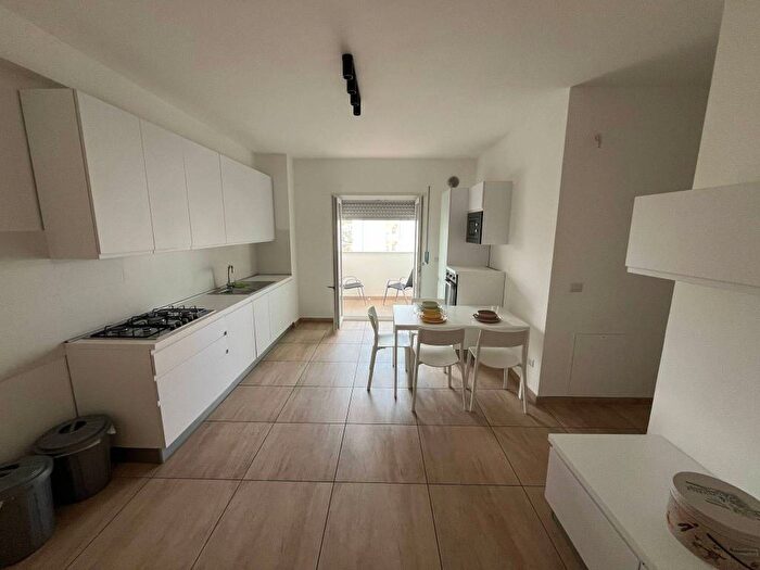 Appartamento trilocale in affitto in Via degli Stadi, Stadio Città, Cosenza