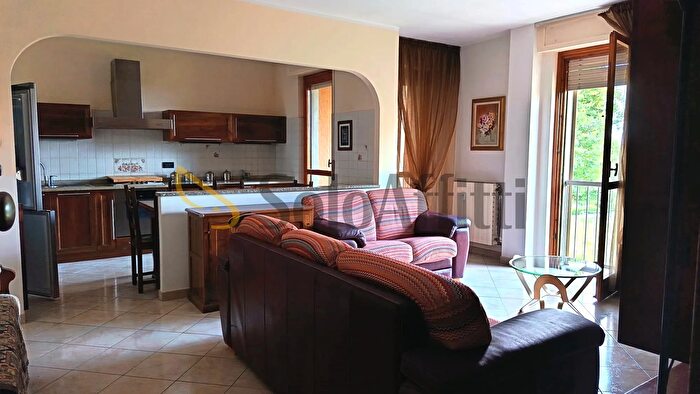 Appartamento con 7 locali in affitto in Via Belvedere, Trofarello