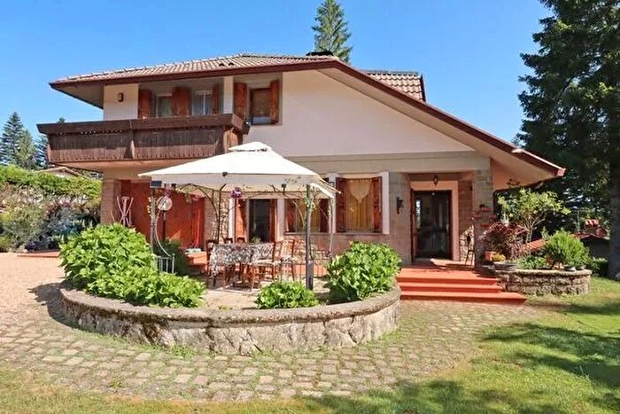 Casa con 6 locali in vendita in Via Poggio al Frate, Pelago