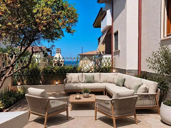 Appartamento trilocale in vendita in Via Lombardia, Castelsardo